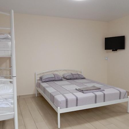 Однокімнатна 105 Apartment Khmelʼnytsʼkyy Bagian luar foto