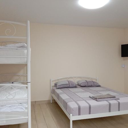 Однокімнатна 105 Apartment Khmelʼnytsʼkyy Bagian luar foto